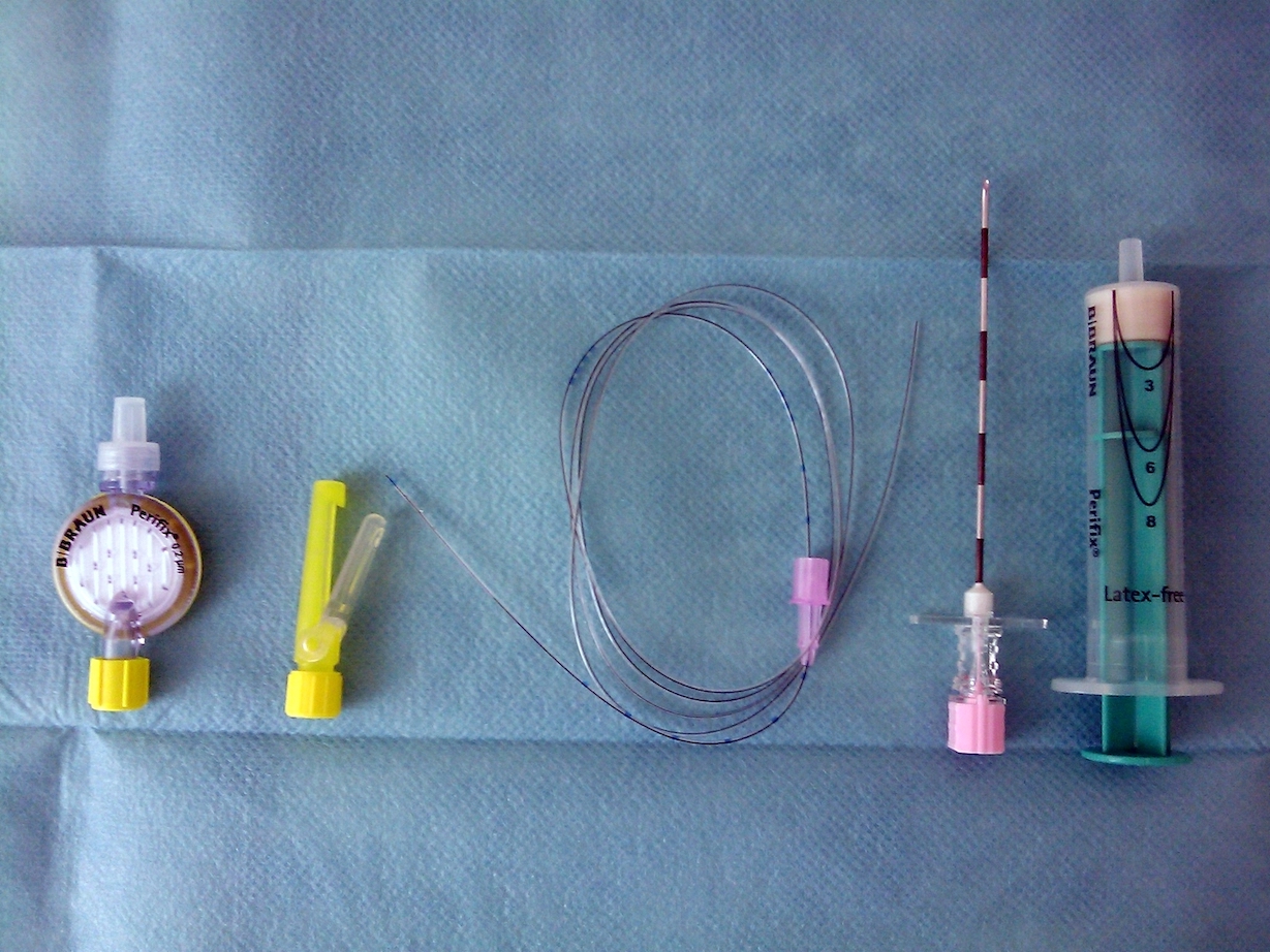 Epidural needle and catheter set